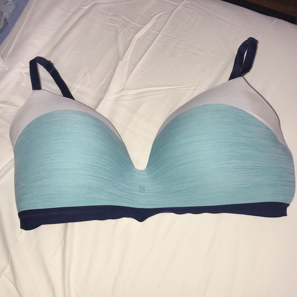 Victoria secret wireless, lightly lined bra